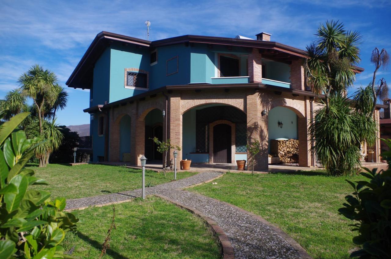 Caledonia B&B Меркато Сан Северино Екстериор снимка