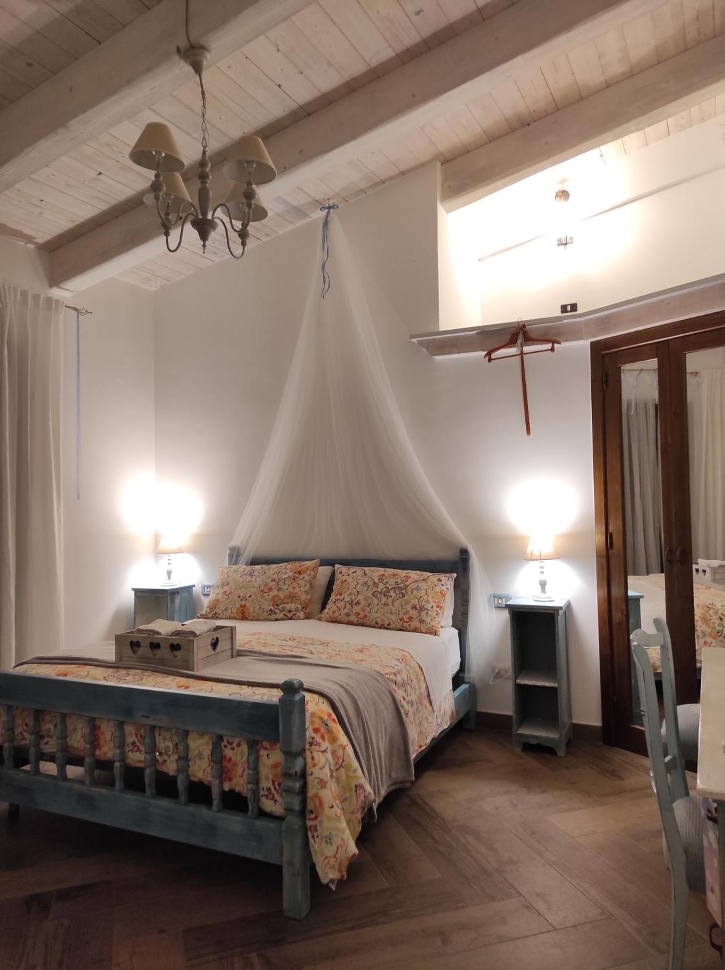 Caledonia B&B Меркато Сан Северино Екстериор снимка