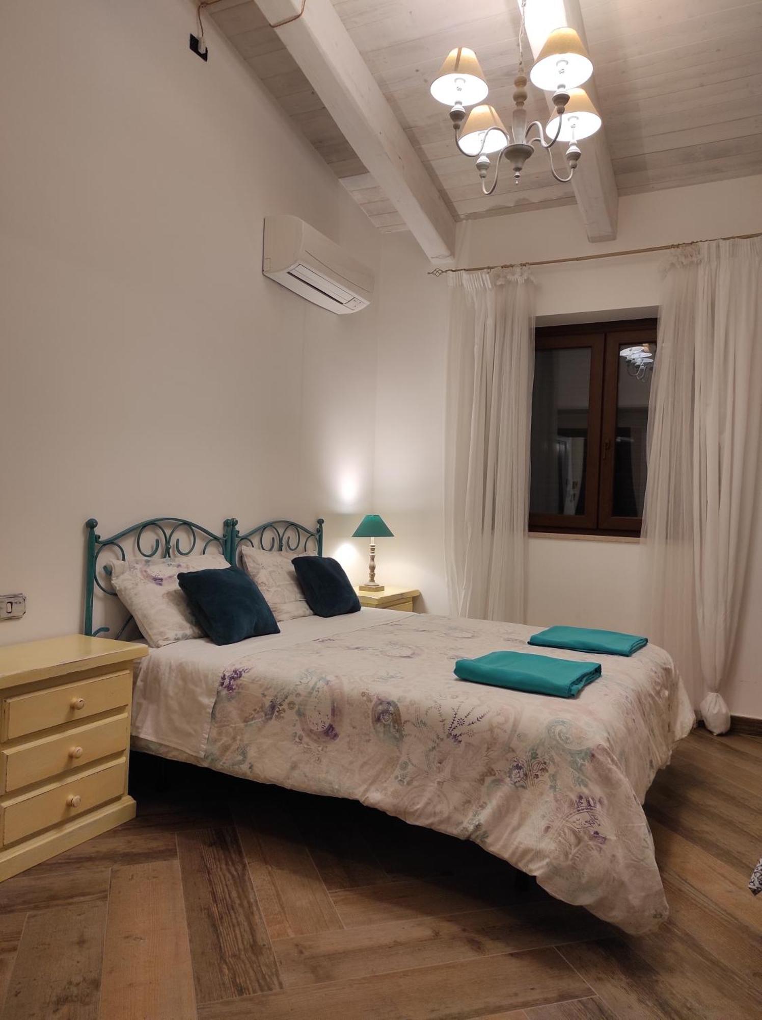 Caledonia B&B Меркато Сан Северино Екстериор снимка