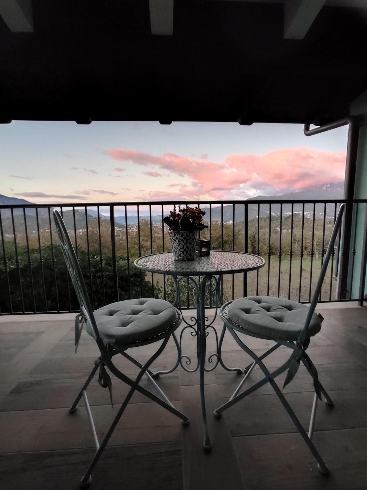 Caledonia B&B Меркато Сан Северино Екстериор снимка