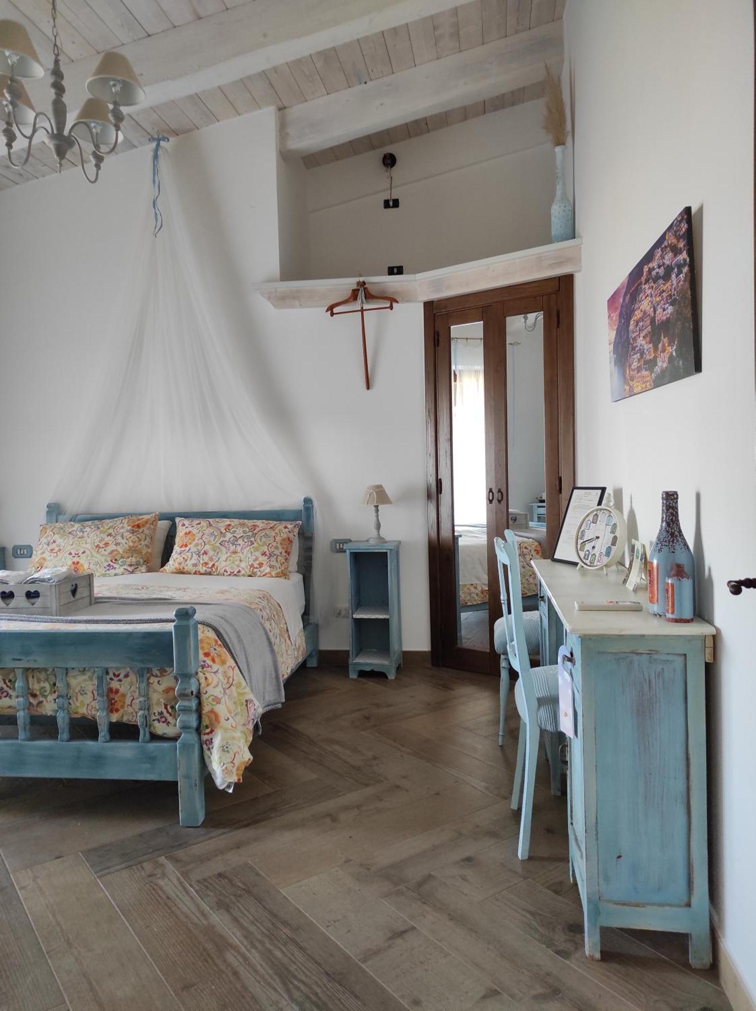 Caledonia B&B Меркато Сан Северино Екстериор снимка