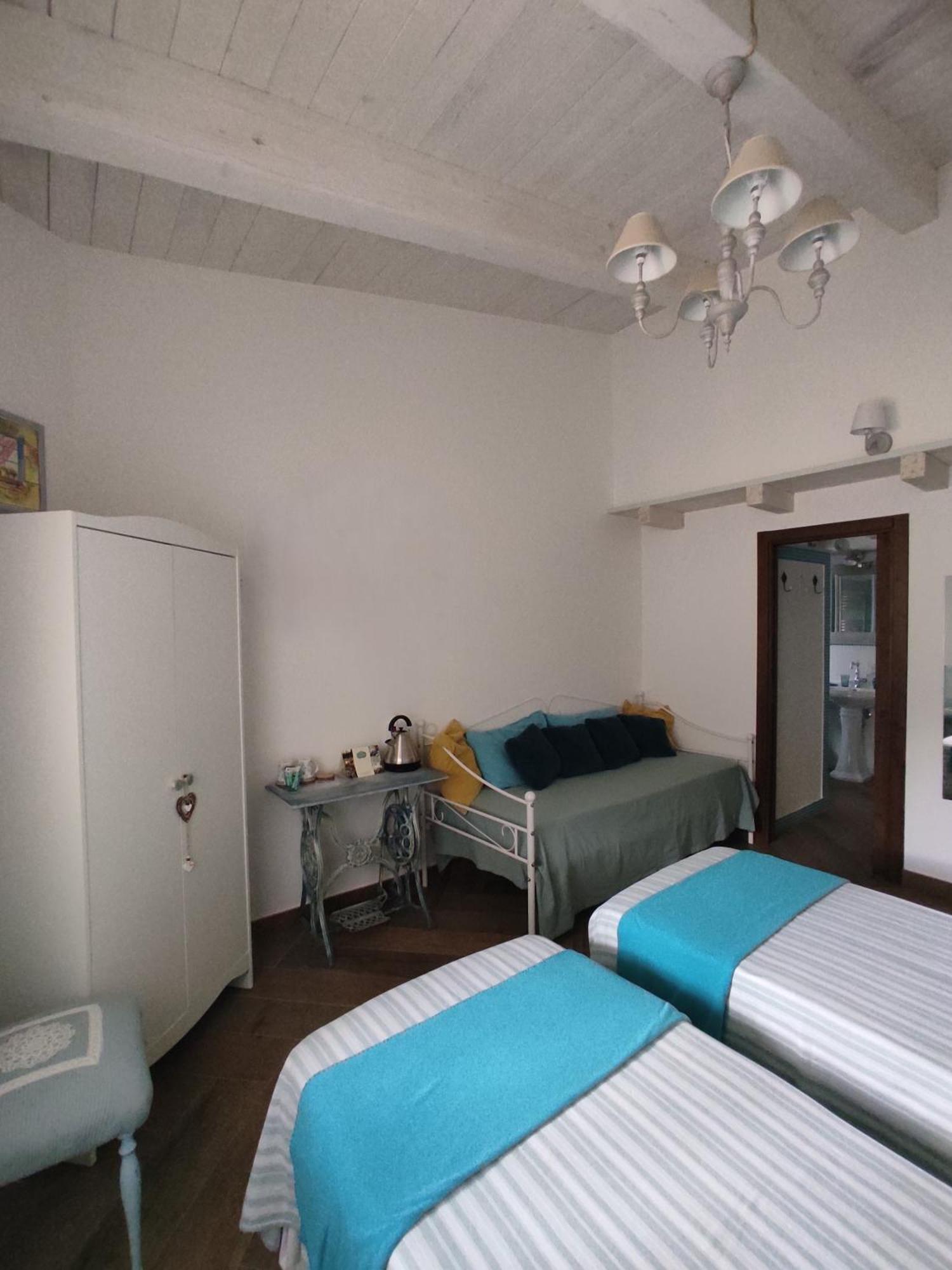 Caledonia B&B Меркато Сан Северино Екстериор снимка