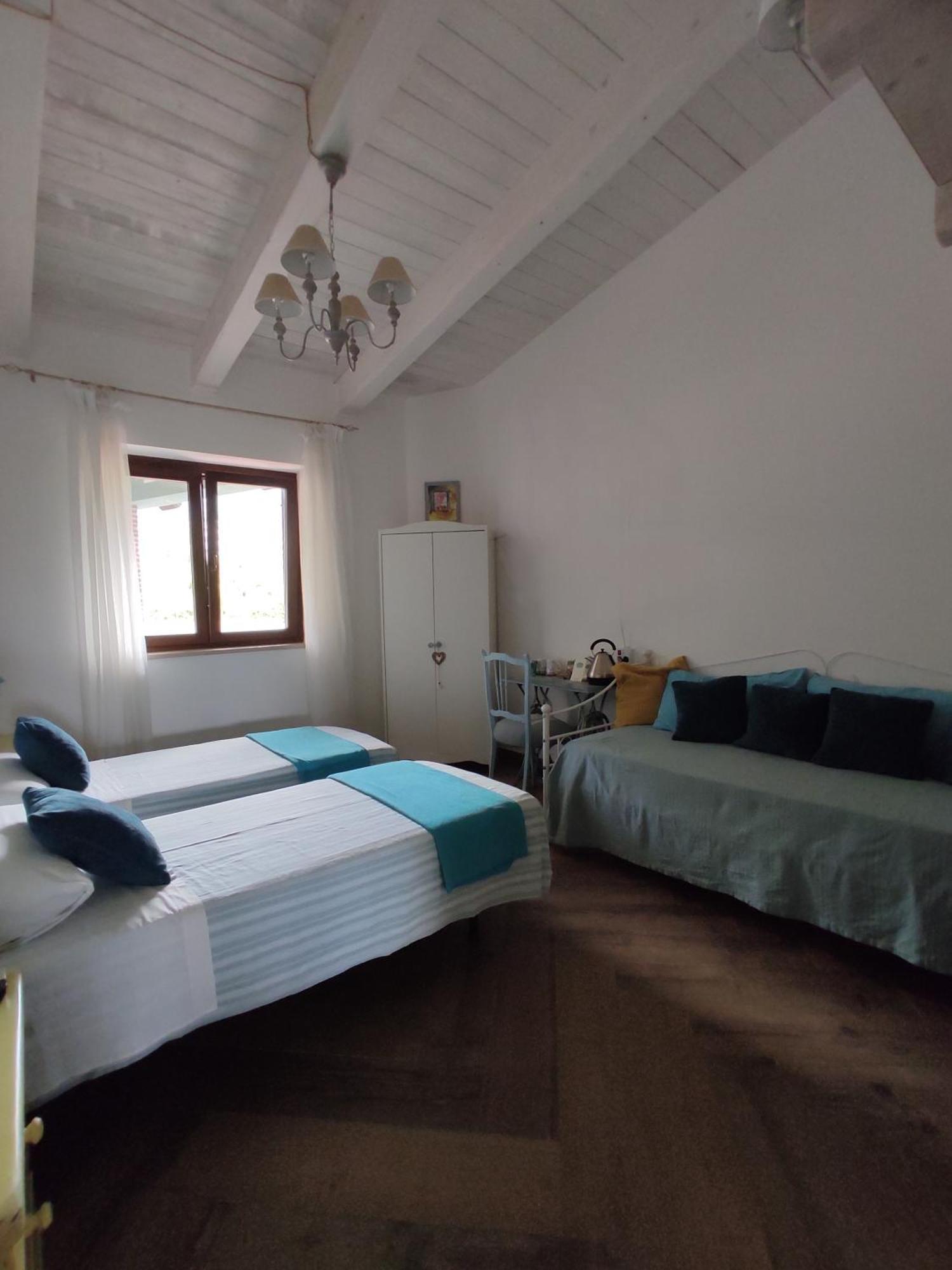Caledonia B&B Меркато Сан Северино Екстериор снимка
