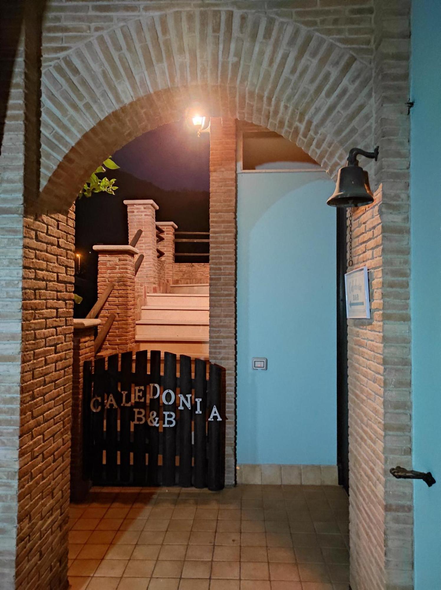 Caledonia B&B Меркато Сан Северино Екстериор снимка