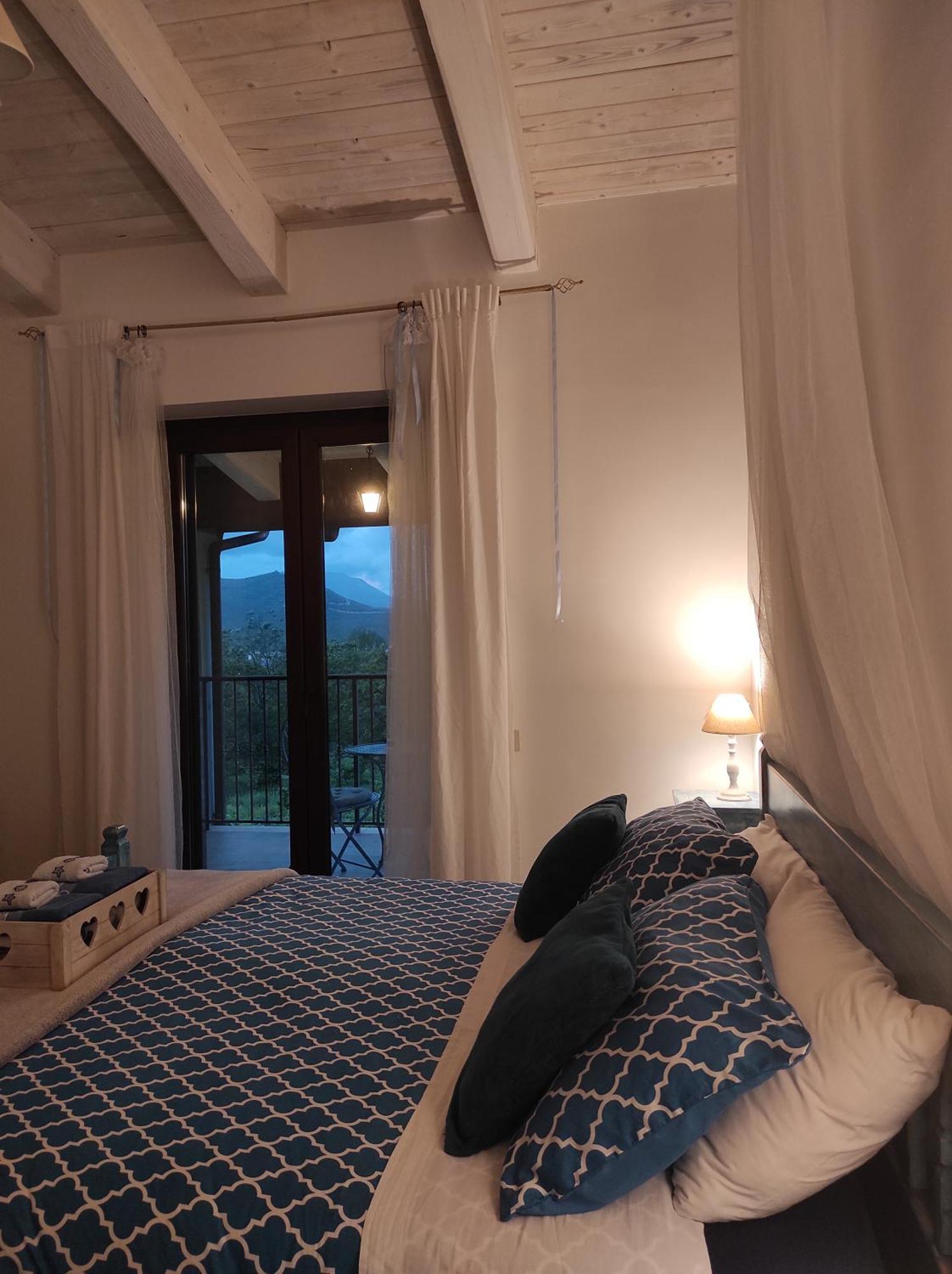 Caledonia B&B Меркато Сан Северино Екстериор снимка